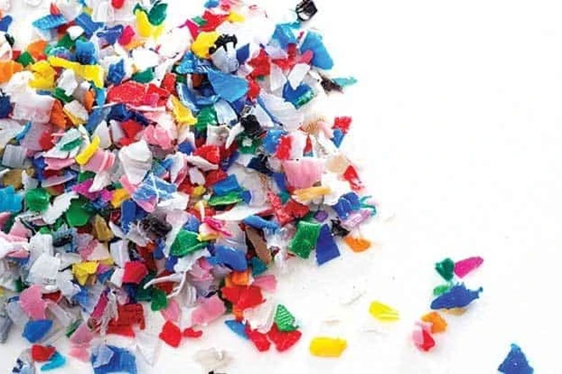 PP/HDPE 硬料清洗回收线HDPE/PP 片料应用场景，清洗后的片料可进入造粒或直接用于再生制品。