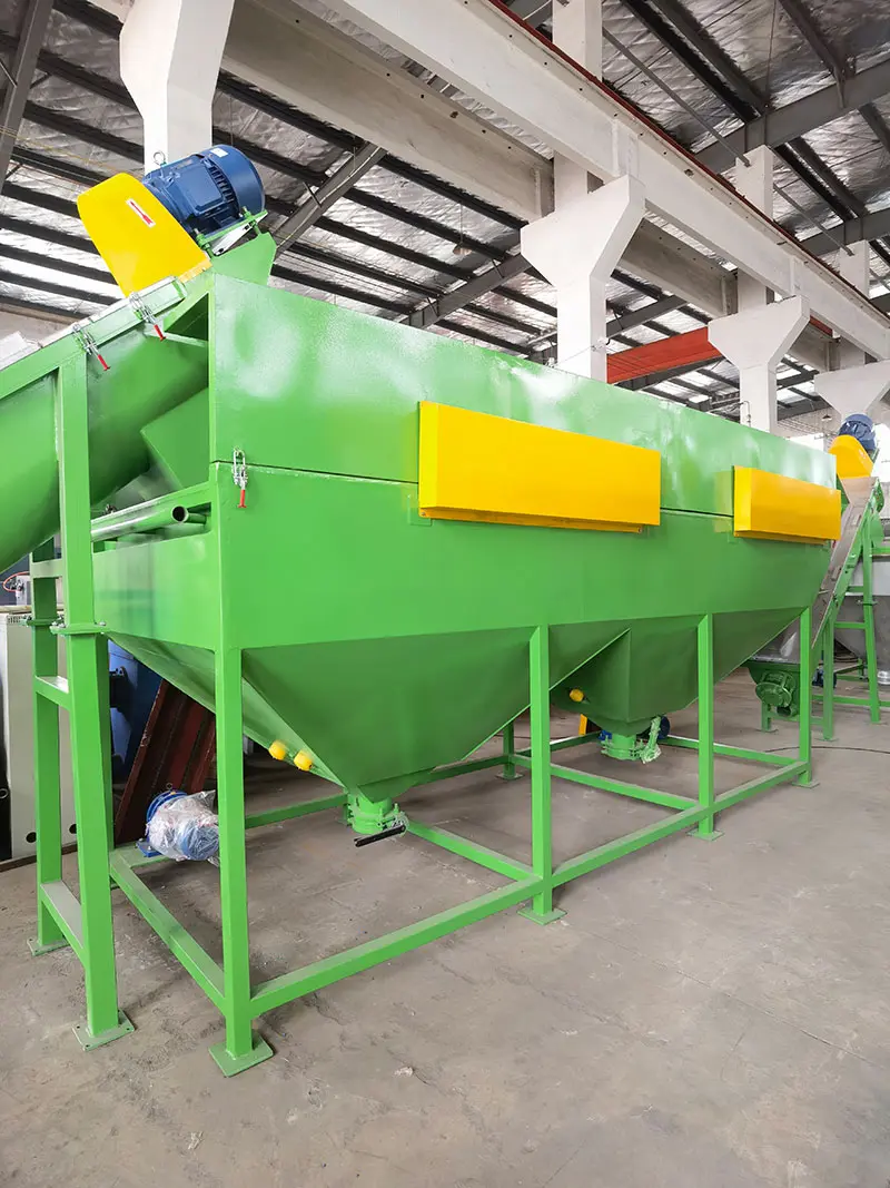 PP/HDPE 硬料清洗回收线清洗槽，完成漂洗和密度分离，可按污染程度配置热洗。